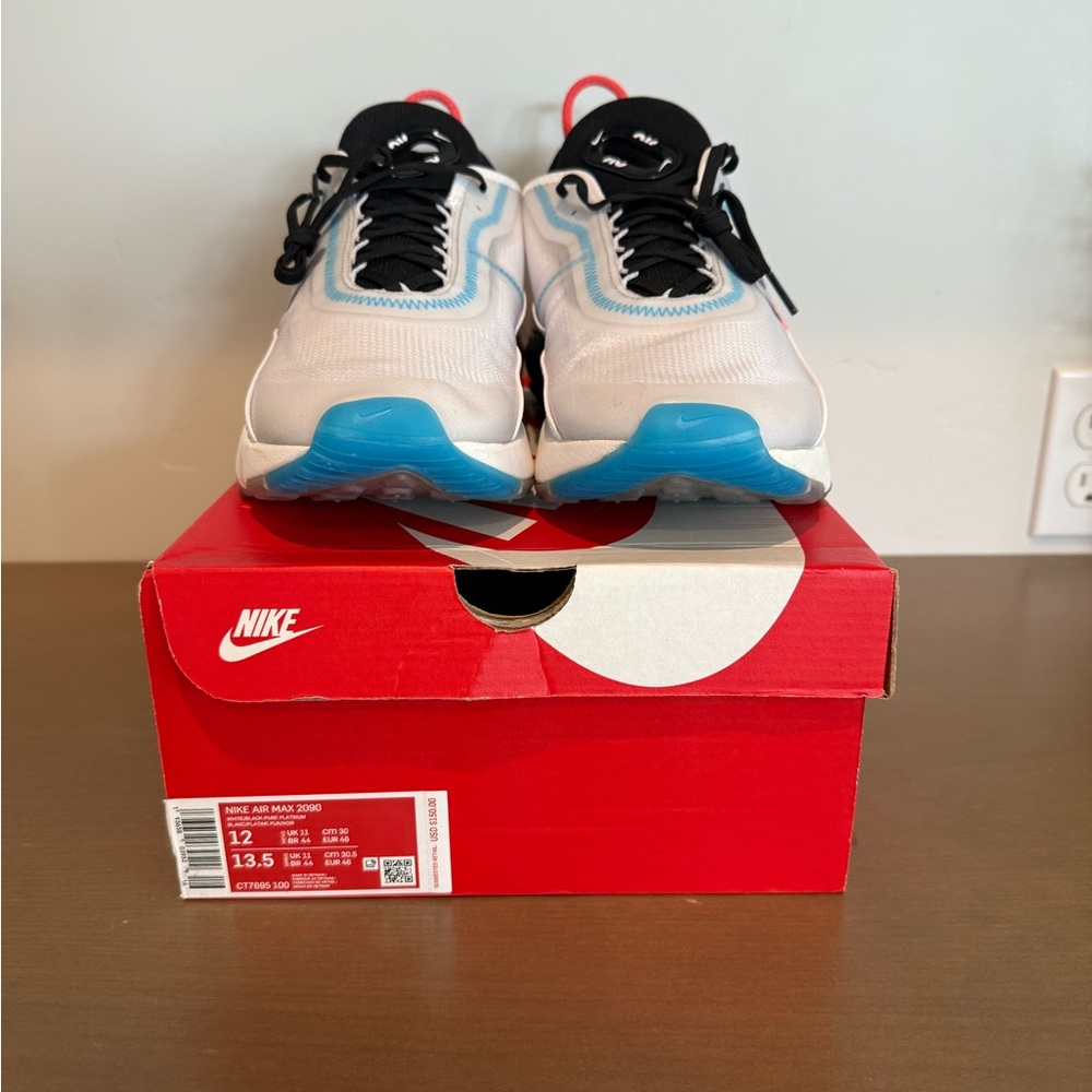 Nike Air Max 200 in White and Blue